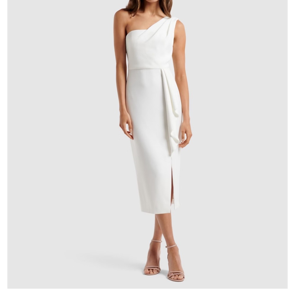 Elegant White One-Shoulder Dress